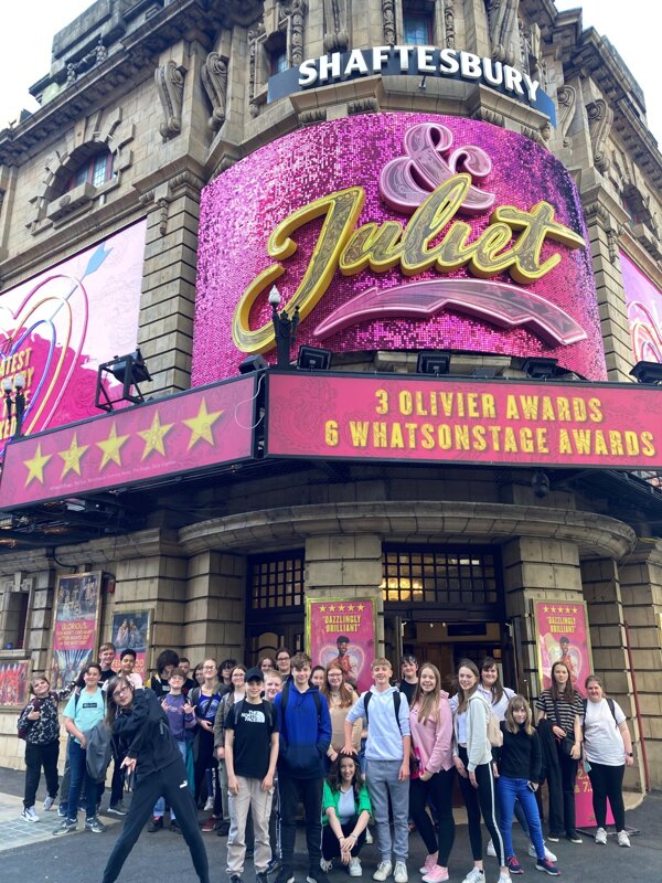 Image of Year 9 students in London for West End show